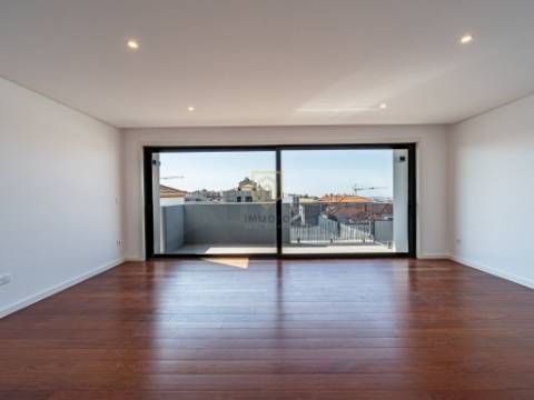 Apartamento T3 NOVO em Mafamude - Vila Nova de Gaia