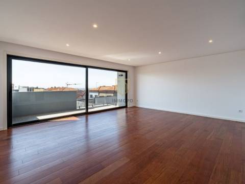 Apartamento T3 NOVO em Mafamude - Vila Nova de Gaia