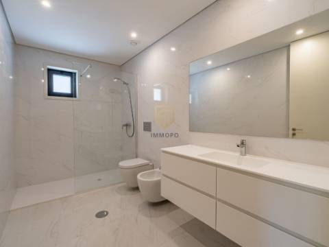 Apartamento T3 NOVO em Mafamude - Vila Nova de Gaia