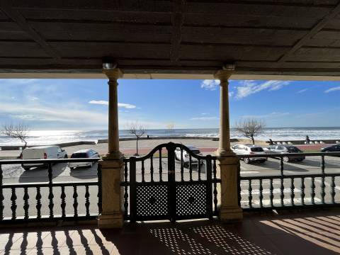 MORADIA GRANJA - 1ª linha de Mar