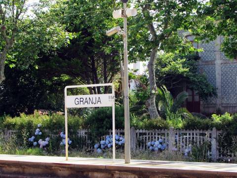 MORADIA GRANJA - 1ª linha de Mar