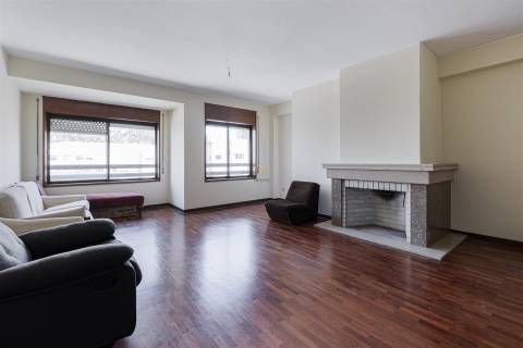 Apartamento T3 ao  Pinheiro Manso, PORTO.