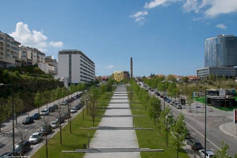 Apartamento T2 novo , com garagem e varanda