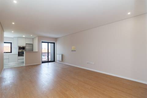 Apartamento T2 - Na zona da Senhora da Hora