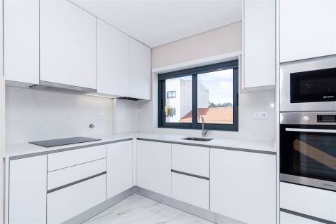 Apartamento T2 - Na zona da Senhora da Hora