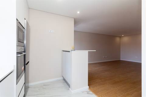 Apartamento T2 - Na zona da Senhora da Hora