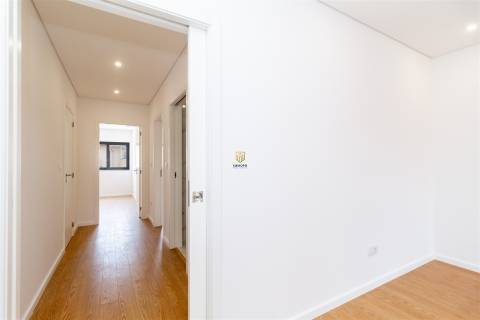 Apartamento T2 - Na zona da Senhora da Hora