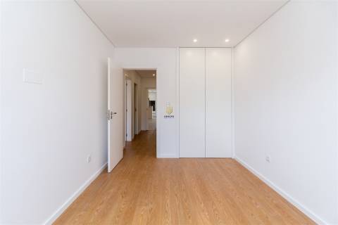 Apartamento T2 - Na zona da Senhora da Hora