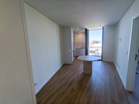 T1 Novo junto das faculdade de letras e faculdade de ciências, do Porto.