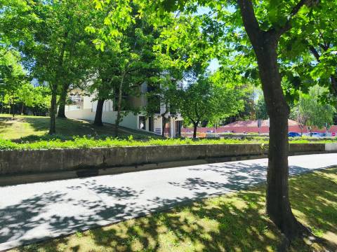 T1 Novo junto das faculdade de letras e faculdade de ciências, do Porto.