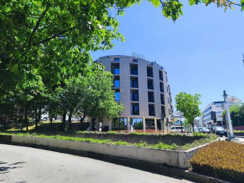 T1 Novo junto das faculdade de letras e faculdade de ciências, do Porto.