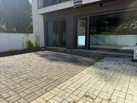 Apartamento T1 com Terraço Edifício do CAMPUS junto à entrada da UTAD Vila real