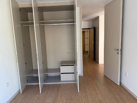 Apartamento T1 com Terraço Edifício do CAMPUS junto à entrada da UTAD Vila real