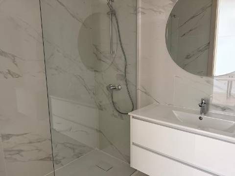 Apartamento T1 com Terraço Edifício do CAMPUS junto à entrada da UTAD Vila real