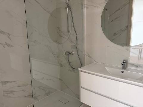 Apartamento T1 com Terraço Edifício do CAMPUS junto à entrada da UTAD Vila real