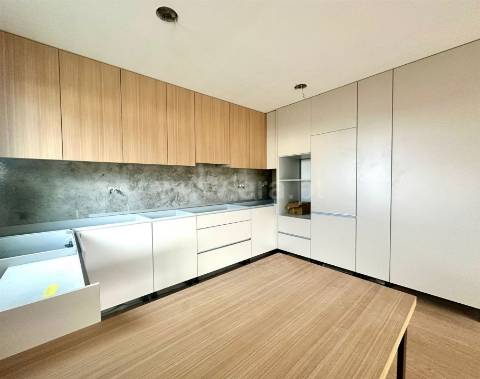 Apartamento T1 Edifício do CAMPUS, junto à entrada da UTAD Vila real