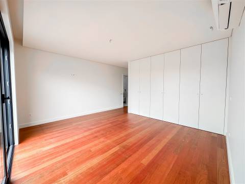 Apartamento T4 Arrendamento em Matosinhos e Leça da Palmeira,Matosinhos