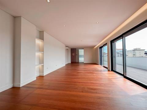 Apartamento T4 Arrendamento em Matosinhos e Leça da Palmeira,Matosinhos