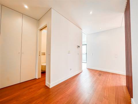 Apartamento T4 Arrendamento em Matosinhos e Leça da Palmeira,Matosinhos