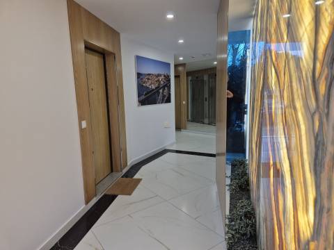 Apartamento T2 Arrendamento em Ramalde,Porto