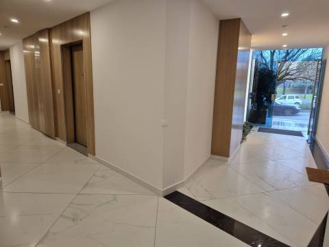 Apartamento T2 Arrendamento em Ramalde,Porto