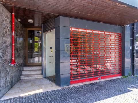 Loja para arrendar na zona da Boavista