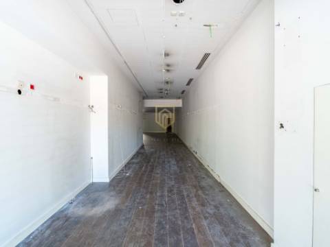 Loja para arrendar na zona da Boavista