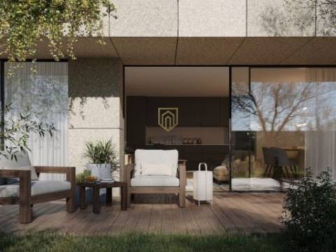 T3 Duplex, de luxo em Serralves para venda