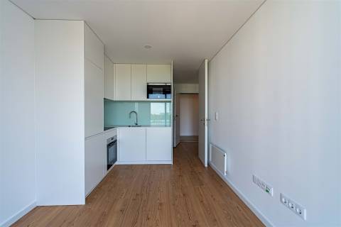 Apartamento T1 com Garagem e Varanda no Parque dos Sobreiros 2 - Asprela, Porto