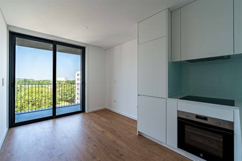Apartamento T1 com Garagem e Varanda no Parque dos Sobreiros 2 - Asprela, Porto