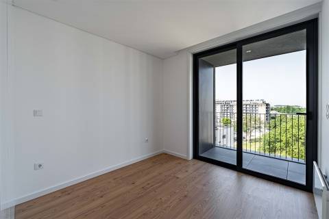 Apartamento T1 com Garagem e Varanda no Parque dos Sobreiros 2 - Asprela, Porto