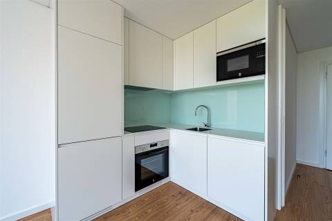 Apartamento T1 com Garagem e Varanda no Parque dos Sobreiros 2 - Asprela, Porto