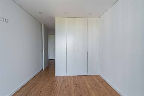 Apartamento T1 com Garagem e Varanda no Parque dos Sobreiros 2 - Asprela, Porto