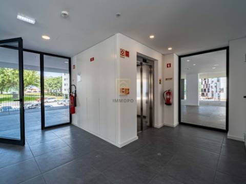 Apartamento T1 com Garagem e Varanda no Parque dos Sobreiros 2 - Asprela, Porto