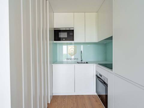 Apartamento T1 com Garagem e Varanda no Parque dos Sobreiros 2 - Asprela, Porto