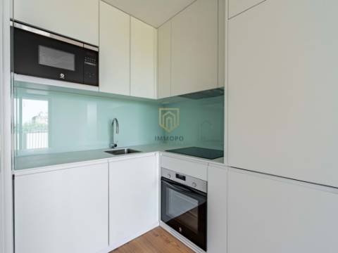 Apartamento T1 com Garagem e Varanda no Parque dos Sobreiros 2 - Asprela, Porto