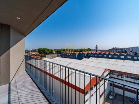 T1 com Garagem e Varanda no Porto para Arrendamento - Asprela, Porto