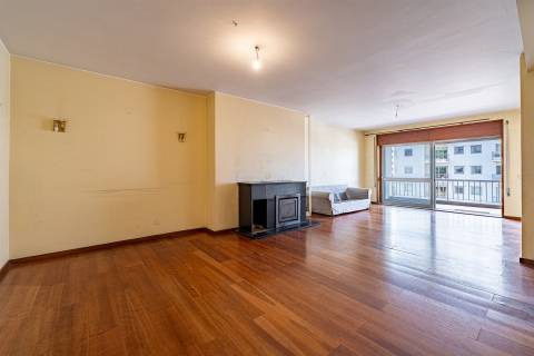 T6 AVIZ / Com Varanda