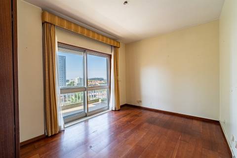 T6 AVIZ / Com Varanda