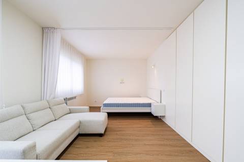 Apartamento T0 equipado e mobilado nas Antas, para venda.