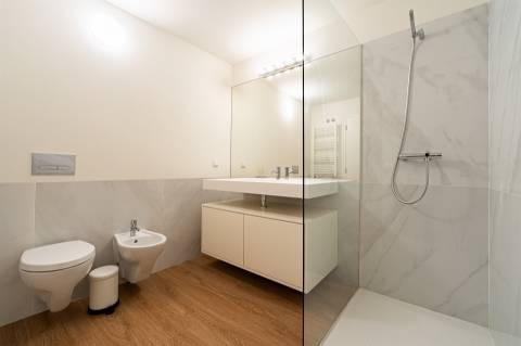 Apartamento T0 equipado e mobilado nas Antas, para venda.