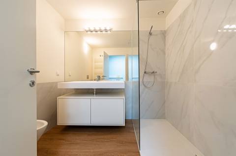 Apartamento T0 equipado e mobilado nas Antas, para venda.