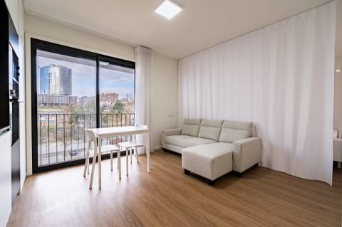 Apartamento T0 equipado e mobilado nas Antas, para venda.