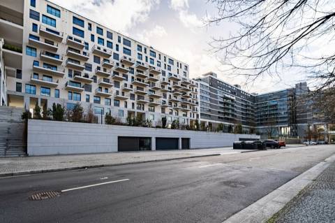 Apartamento T0 equipado e mobilado nas Antas, para venda.