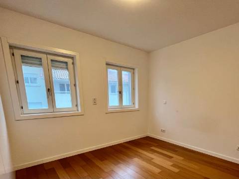 T1 com Garagem e Jardim na Foz