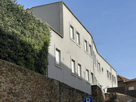 T1 com Garagem e Jardim na Foz