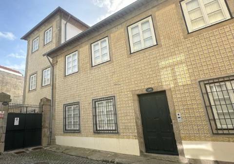 T1 com Garagem e Jardim na Foz