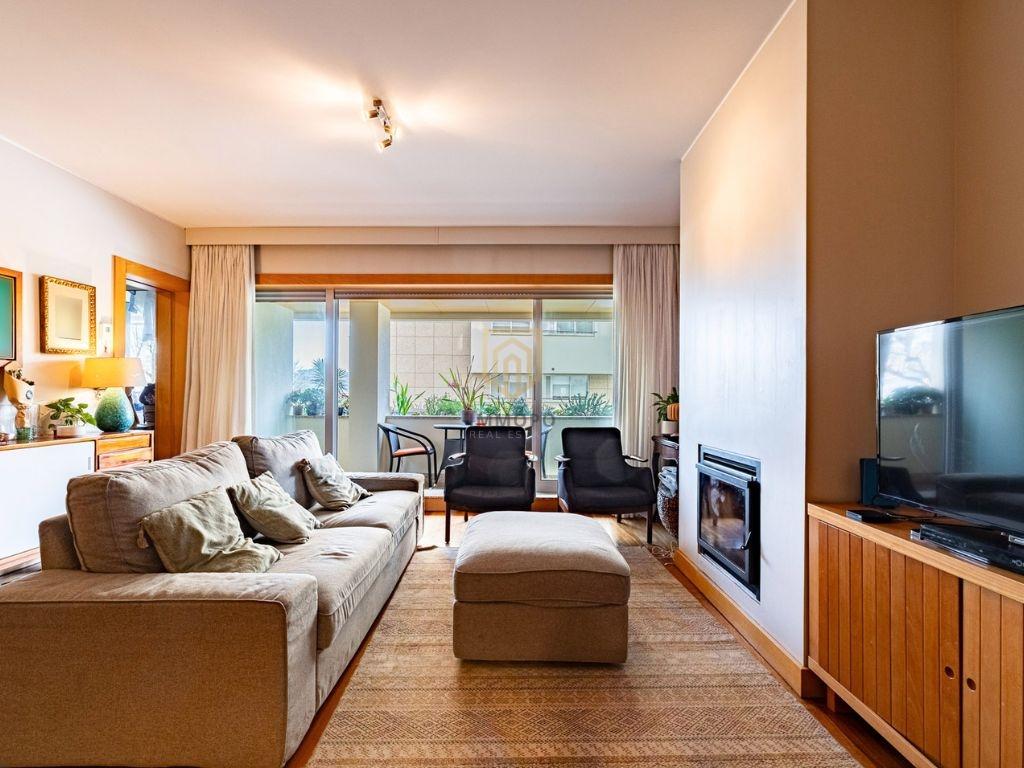 T3 Duplex em Condomínio Fechado