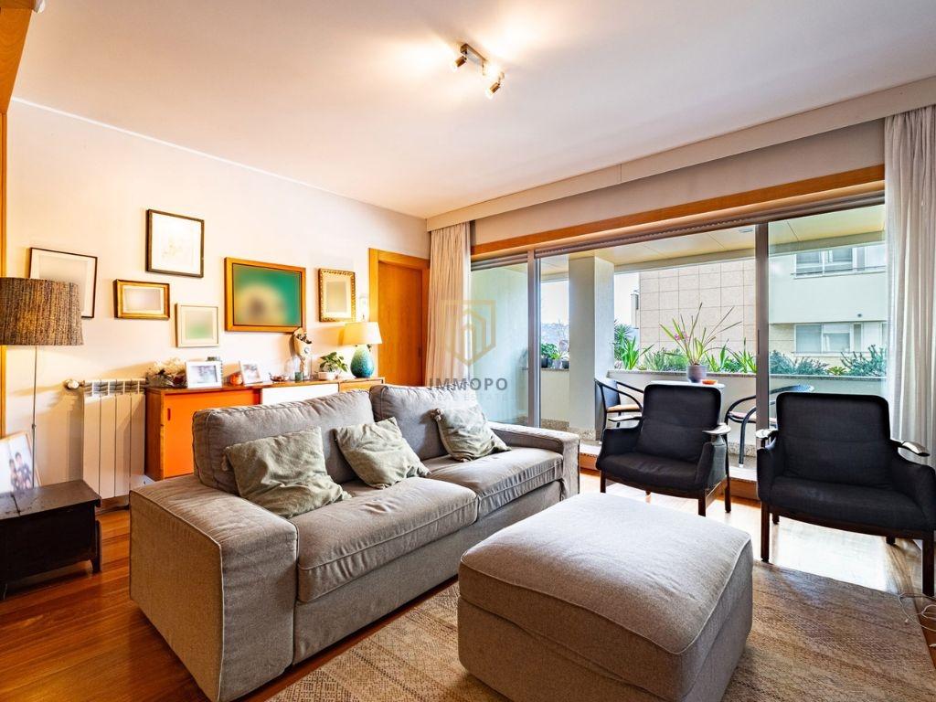 T3 Duplex em Condomínio Fechado