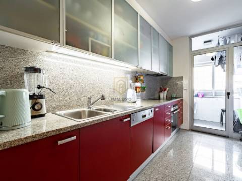 T3 Duplex em Condomínio Fechado